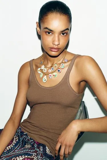 Набор из 2 колье с подвесками из смолы- Заказать в России