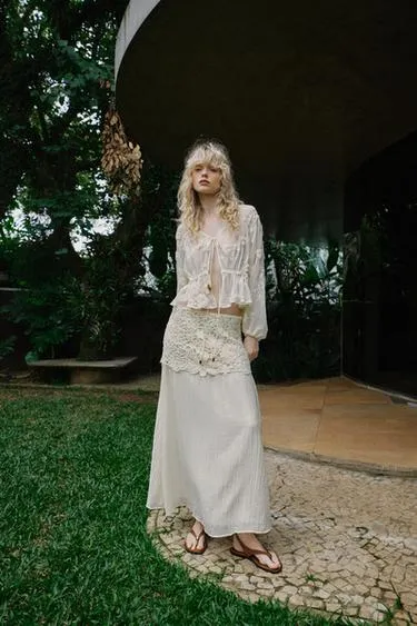 Полупрозрачная блуза с вышивкой- Заказать в России