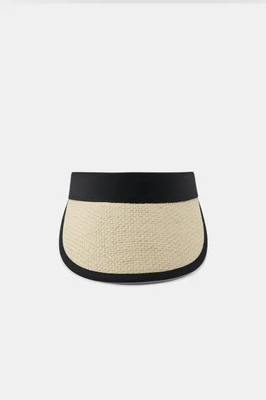 Козырек с контрастной полоской