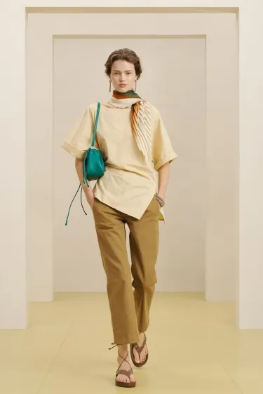 Узкие брюки из льна