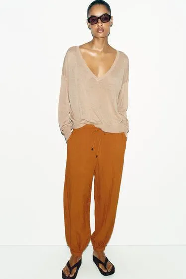 Широкие брюки на резинке