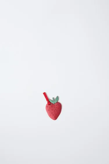 Брелок-идентификатор в форме клубники