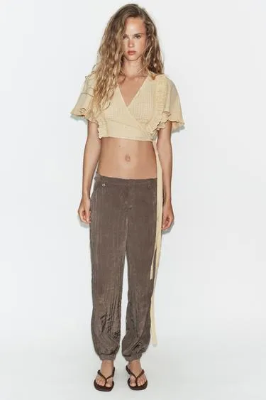 Укороченный топ с запахом