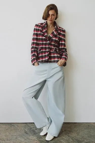 Блейзер из коллекции «Zw» с баской в клетку- Заказать в России