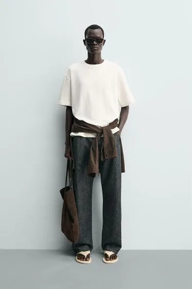 Футболка с контрастной текстурированной нашивкой