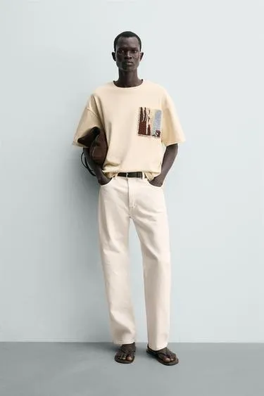 Футболка с комбинированной нашивкой