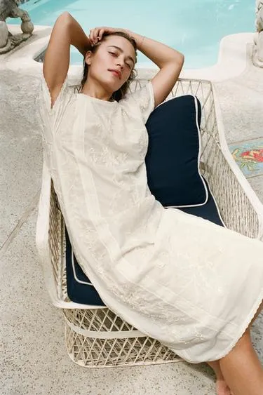 Платье с вышивкой и бусинами — лимитированная серия