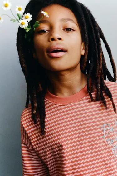 Футболка в полоску с вышивкой- Заказать в России