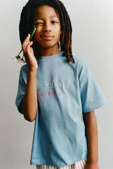 Футболка с рельефной надписью- Заказать в России