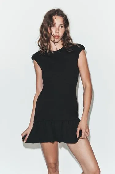 Мини-платье с воланами