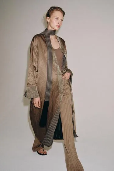 Кимоно из жаккарда с шарфом — коллекция Zara «Zw»- Заказать в России