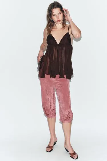 Легкий топ на бретелях