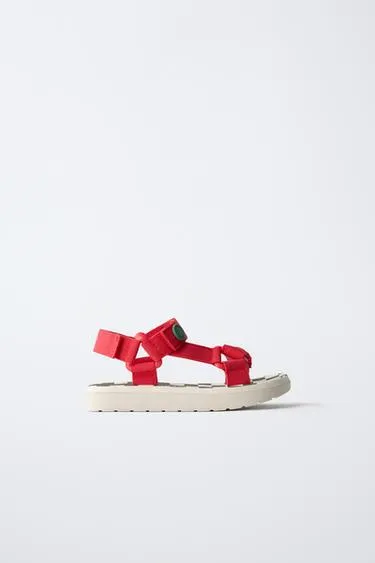 Спортивные сандалии