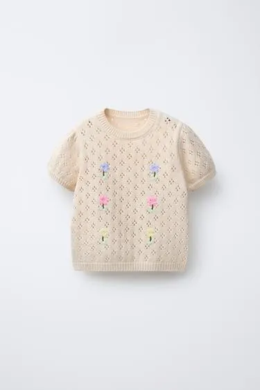 Топ из вязаного кружева с вышитыми цветами