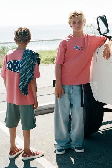 Шорты из мягкой ткани с логотипом и окрашиванием в готовом виде