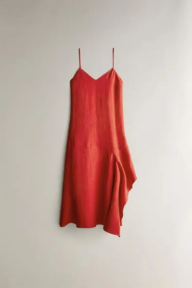 Платье для пляжа из льна с асимметричным подолом