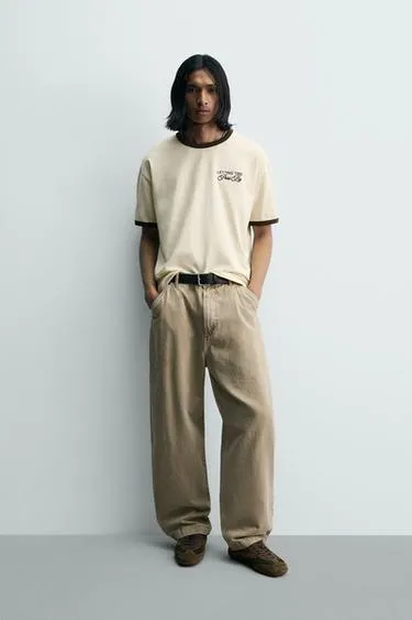 Футболка в рубчик с контрастными надписями