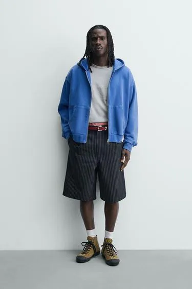 Шорты с защипами и полоской в стиле «меловая полоска»- Заказать в России