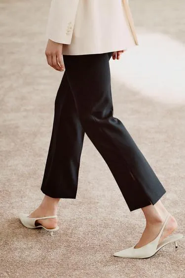 Кожаные туфли на среднем тонком каблуке- Заказать в России