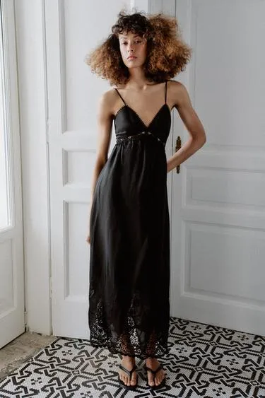 Платье миди с вышивкой- Заказать в России