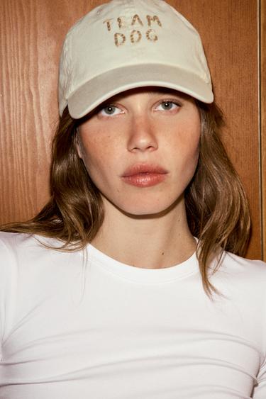 Zara Кепка из саржи с вышивкой собаки