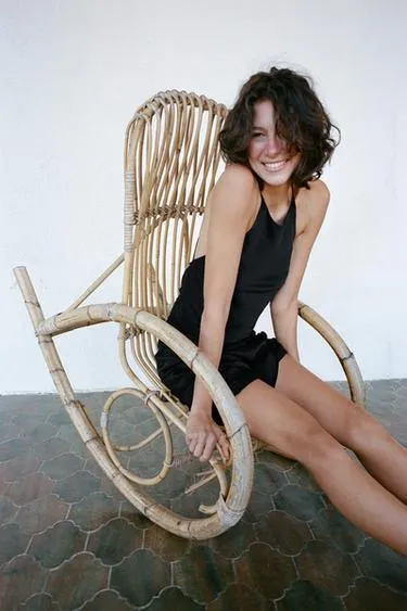 Длинное платье в бельевом стиле с узлом на спине