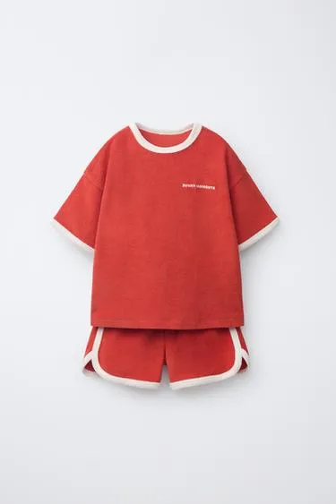 Комплект из футболки и шортов с вставками из махровой ткани