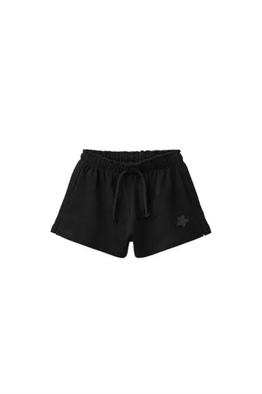 Шорты из мягкой ткани с прорезиненной аппликацией