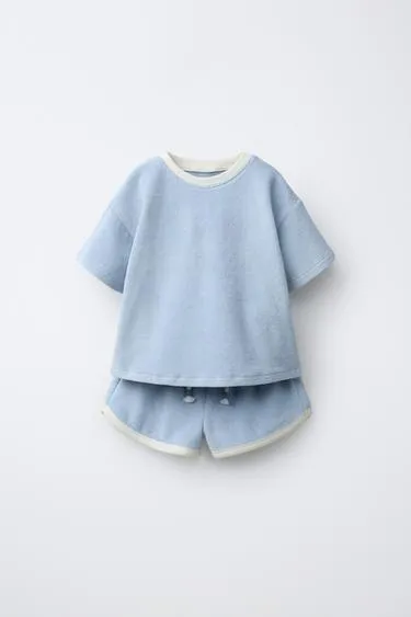 Комплект из футболки и шортов из махровой ткани