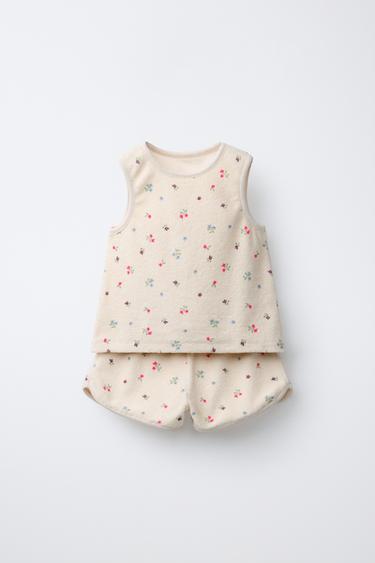 Zara Комплект из футболки и шортов с цветочным узором из махровой ткани