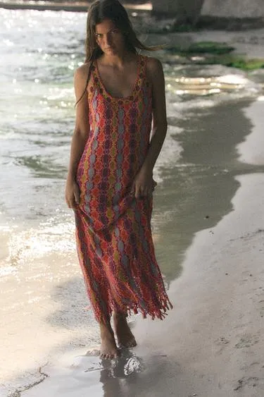 Длинное трикотажное платье с бахромой- Заказать в России