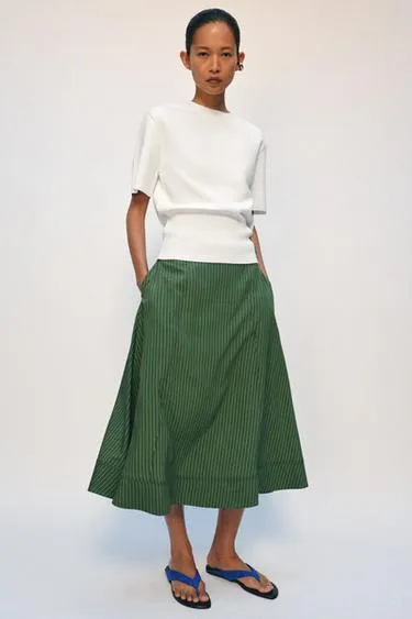 Трикотажный топ с подплечниками