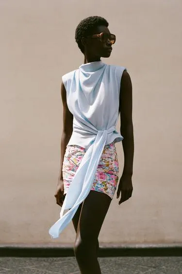 Мини-юбка со сборками и цветочным принтом- Заказать в России