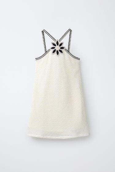 Zara Платье из кружева кроше с цветком купить с доставкой.