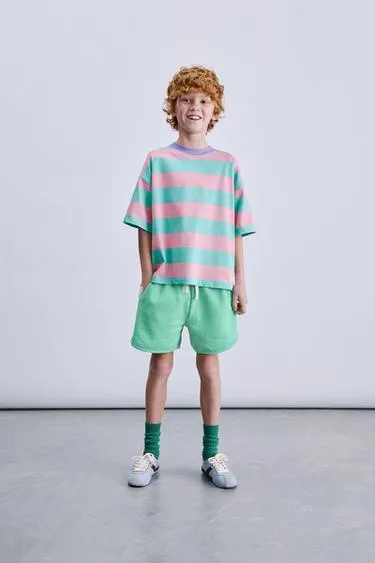 Шорты-бермуды с цветными блоками