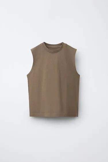 Топ без рукавов