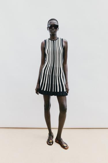 Zara Короткое трикотажное платье в полоску
