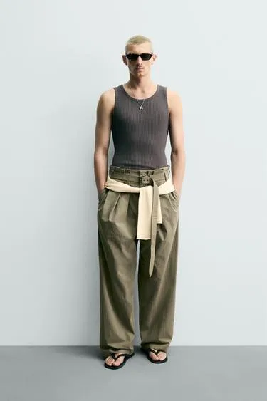 Брюки Wide-Leg со складками и ремнем