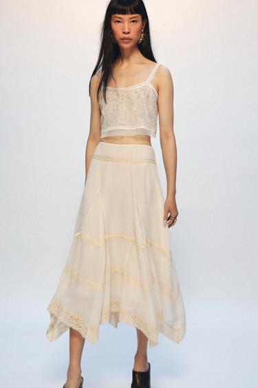 Zara Короткий топ с вышивкой — коллекция ZARA «ZW» купить с доставкой.