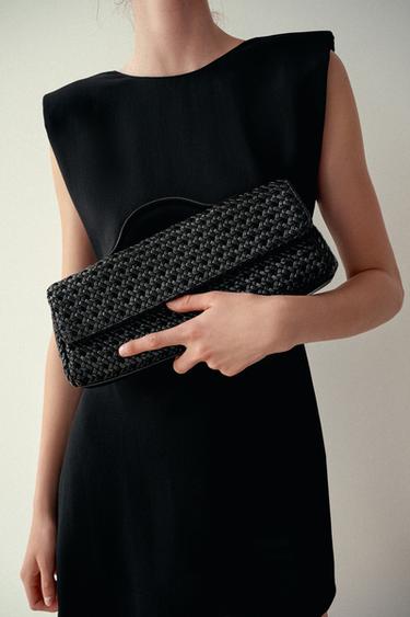 Zara Плетеный клатч купить с доставкой.