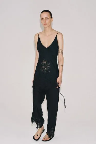 Атласный топ с вышивкой — коллекция Zara «Zw»