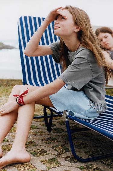 Zara Футболка с бахромой и заклепками