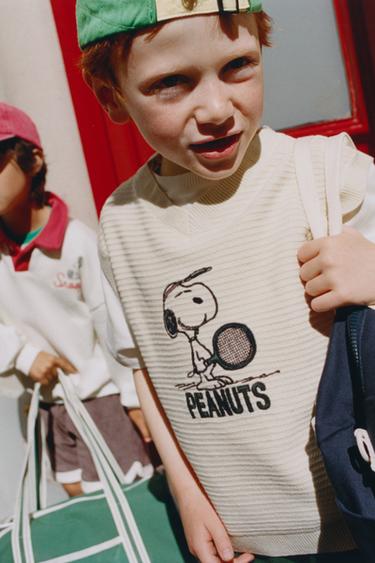 Вязаный жилет с вышивкой Snoopy Peanuts™- Заказать в России