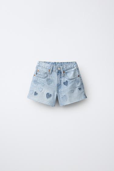 Zara Джинсовые шорты-бермуды с нашивками «сердца» купить с доставкой.