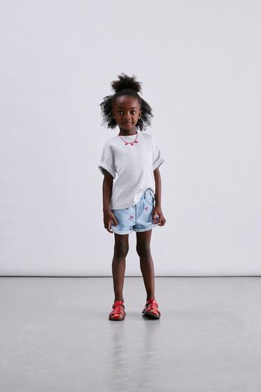Zara Джинсовые бермуды «мом фит» с вышивкой купить с доставкой.