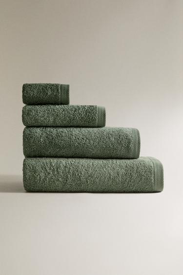 Zara Однотонное махровое полотенце из хлопка (500 г/м²) купить с доставкой.