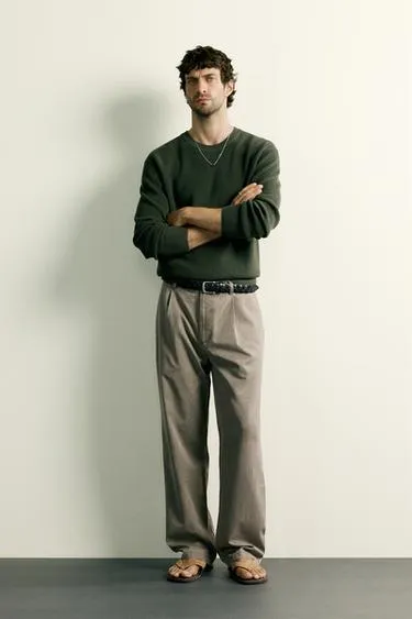 Брюки чинос Relaxed Fit со складками