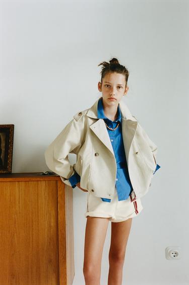 Zara Укороченный тренч на резинке купить с доставкой.