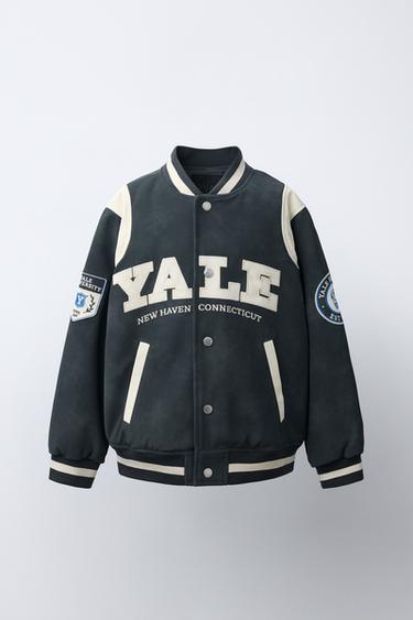 Zara Бомбер с эффектом кожи и принтом YALE UNIVERSITY™ купить с доставкой.