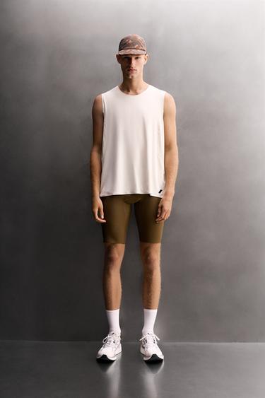 Zara Спортивные короткие легинсы для бега